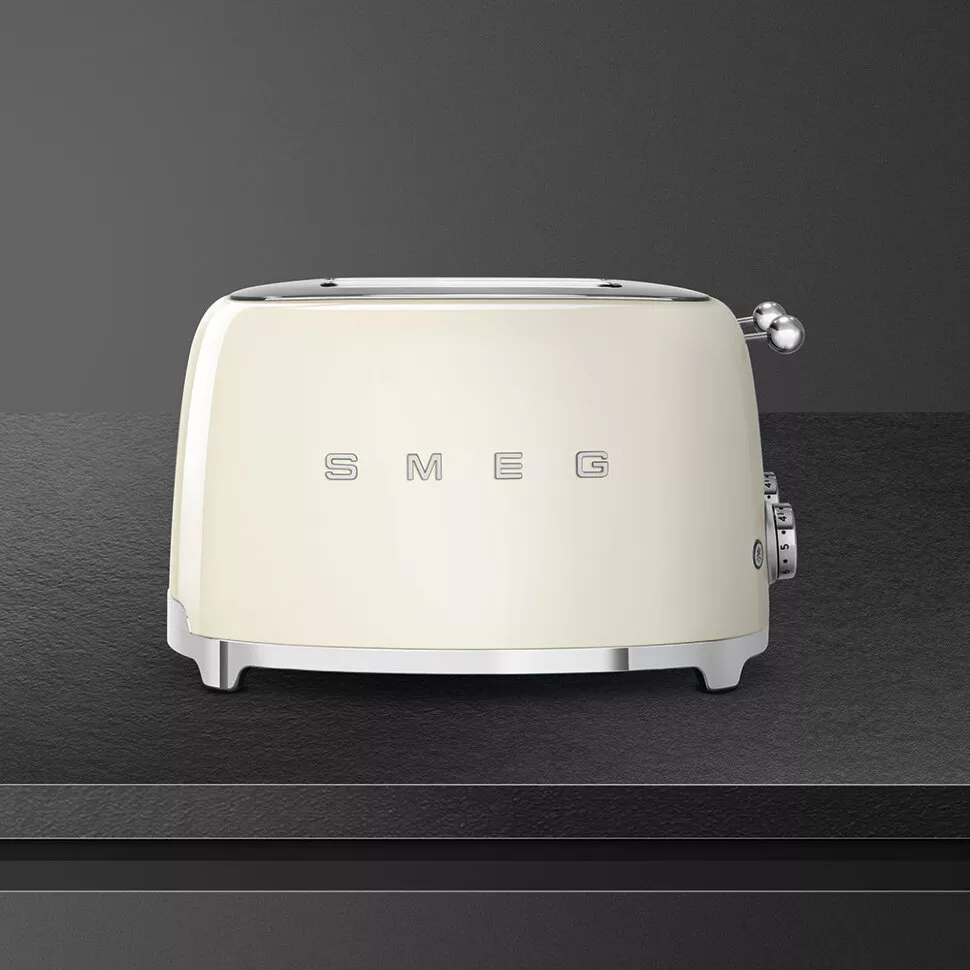 Smeg представил тостеры с улучшенной функцией размораживания и подогрева булочек