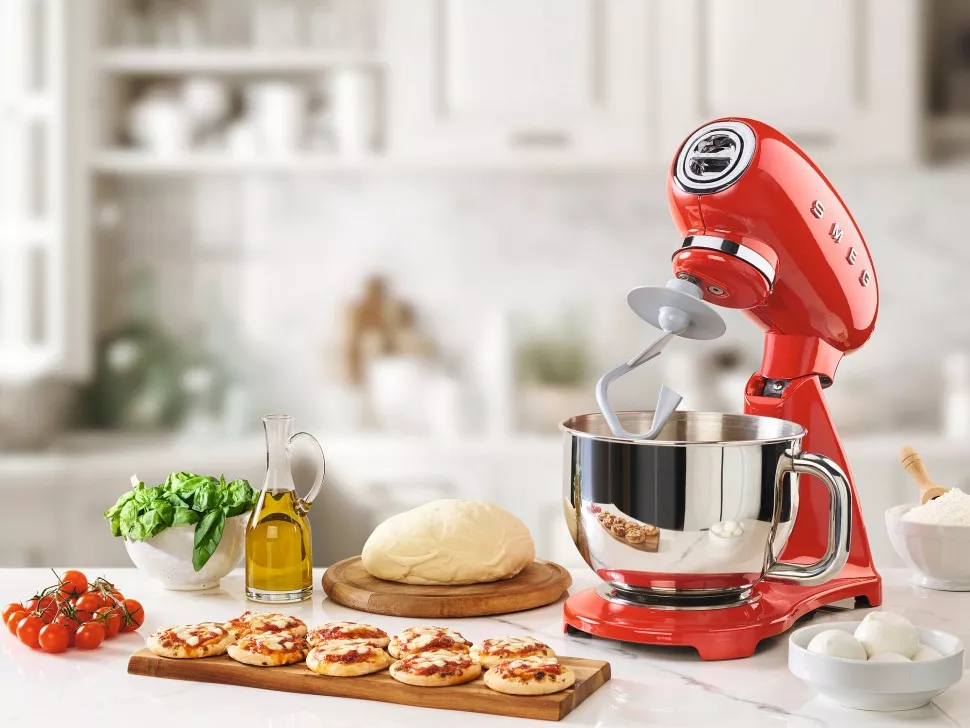 Новые миксеры Smeg с мощностью 1000 Вт и обновленным планетарным механизмом Новые миксеры Smeg с мощностью 1000 Вт и обновленным планетарным механизмом